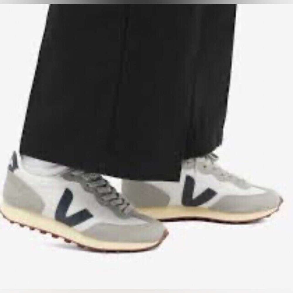 Veja RIO BRANCO HEXAMESH GRAVEL ORANGE GREY Sneakers - Picture 2 of 13